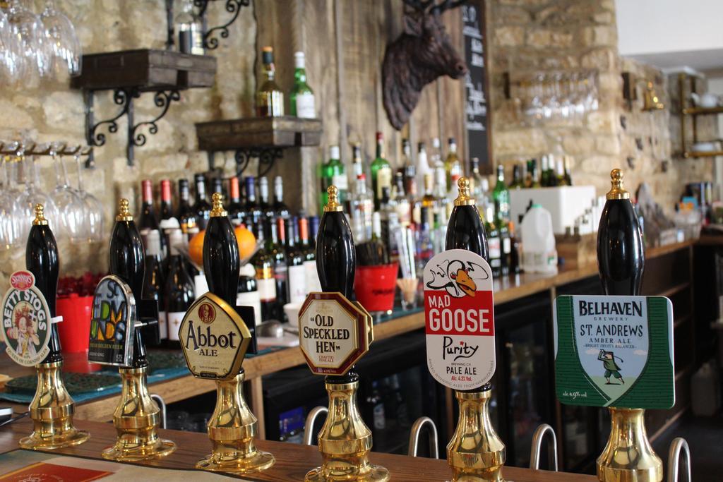 ホテル The Woodstock Arms エクステリア 写真